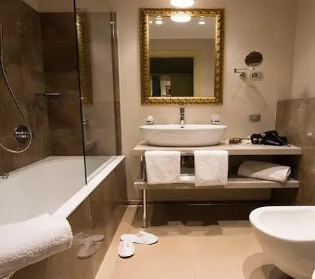 بالاس آند سنترو كونجريسي كومو