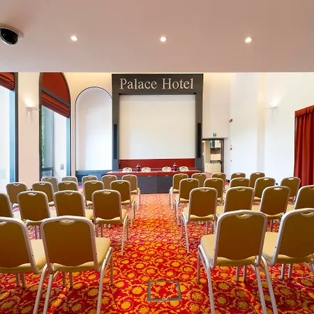 Palace Como